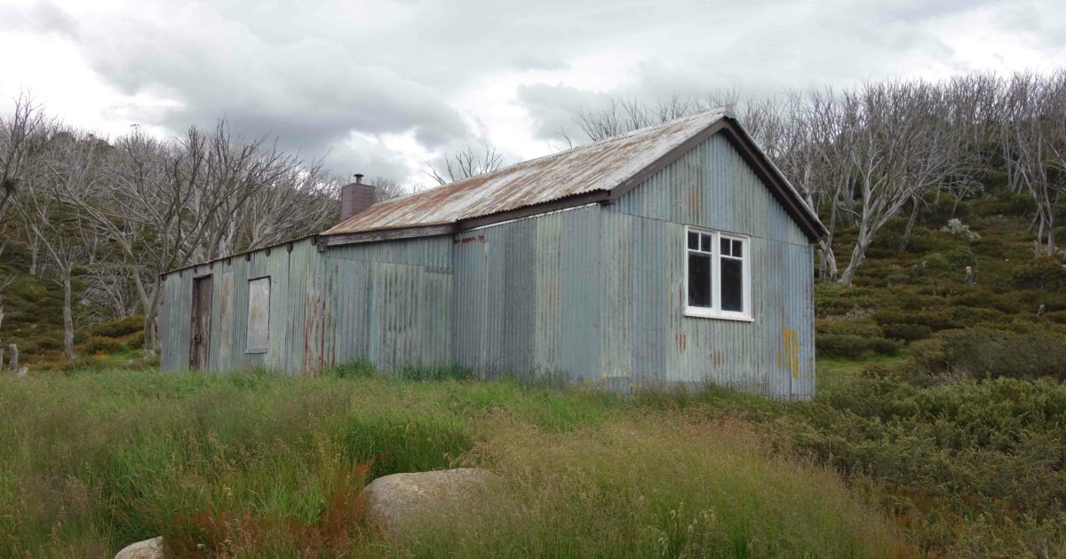 Australian Hiker Whites River Hut Walking Track NSW (17km)